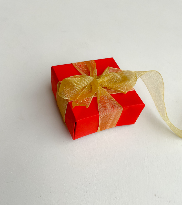 scatolina origami con coperchio chiusa - ghiotto e pastrocchio